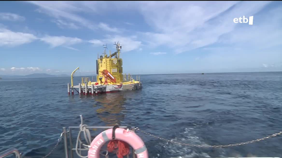 Tecnaliako itsas-laborategian, itsas-industrian erabiltzen diren materialak, piezak eta osagarriak hobetze lanetan ari dira, eta baita itsasoko energia eolikoa bultzatzen ere.