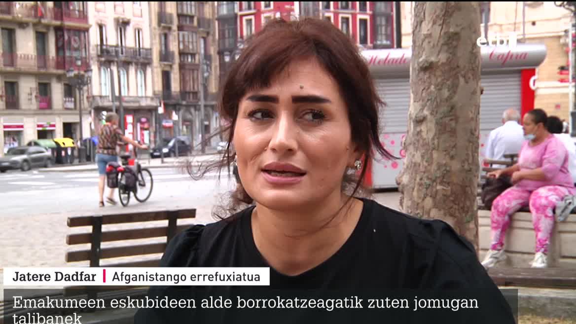 Emakumeen eskubideen alde borrokatzeagatik zuten jomugan talibanek. Emakumeen egoerak okerrera egin du talibanek agintean daramaten urte honetan. Bilbon bizi da orain.