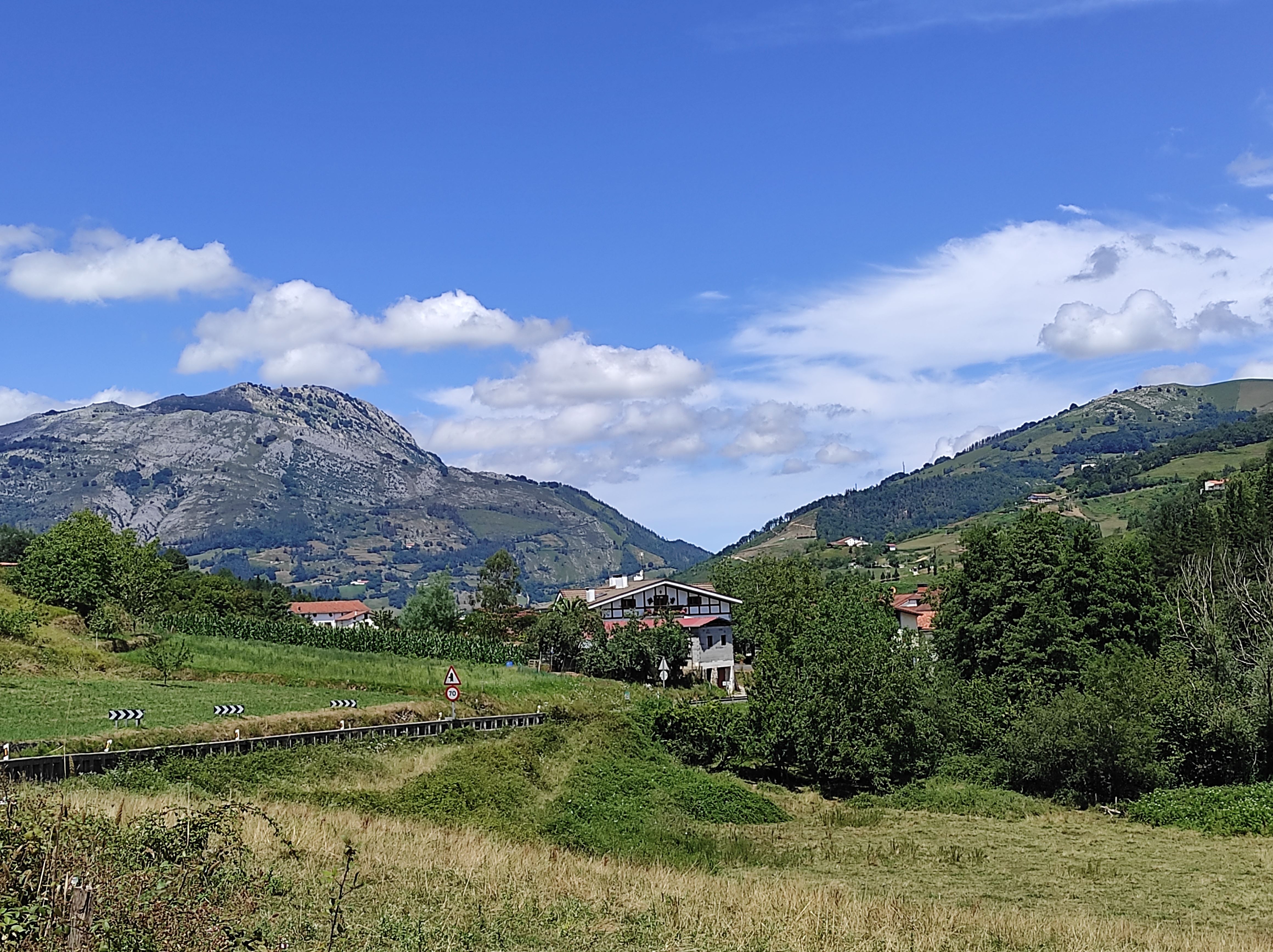 Imagen de la sierra de Izarraitz, en el municipio guipuzcoano de Azkoitia. Foto: Josune Ugarte