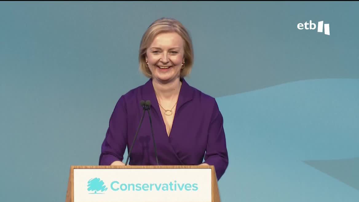 Liz Truss sustituirá a Boris Johnson como primera ministra del Reino Unido. La hasta ahora ministra de Exteriores se impone en las primarias del Partido Conservador, y recibirá el encargo de Isabel II de formar gobierno mañana mismo.