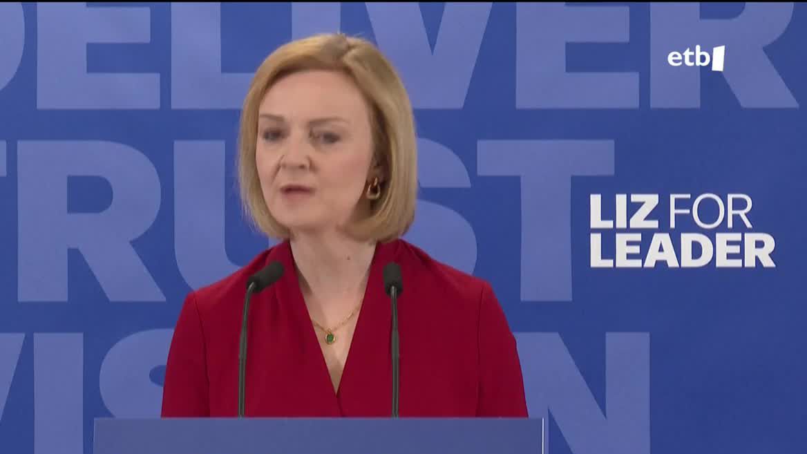 Erresuma Batuko lehen ministro berria sektore kontserbadoreenekin eta neoliberalenekin lerrotuta dago, eta Margaret Thatcher imitatzen saiatu da askotan, gaztetan ezkertiarra izan bazen ere.