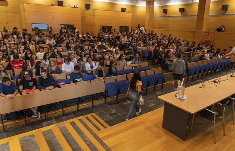 Estudiantes en un aula. Foto: Unai Zorriketa, Oficina de Comunicación de la UPV-EHU