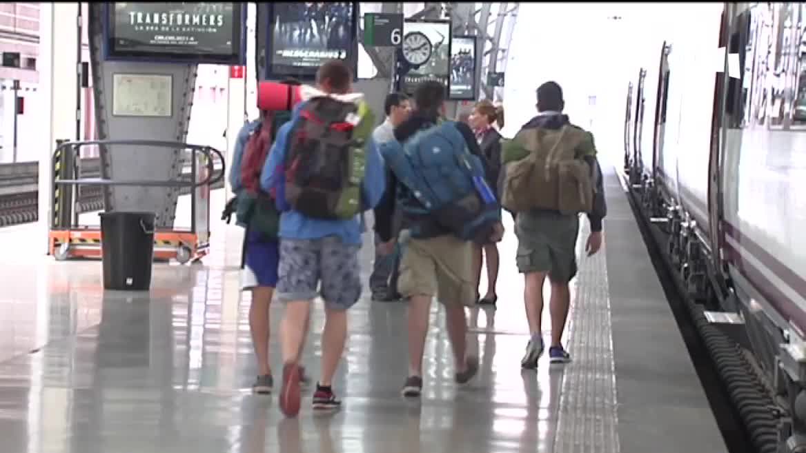 Conocer nuevos países, hacer amigos y amigas y acumular recuerdos inolvidables, todo ello, con el billete único de tren. En estas cinco décadas 10 millones de viajeros han viajado en tren por Europa gracias al Interrail.