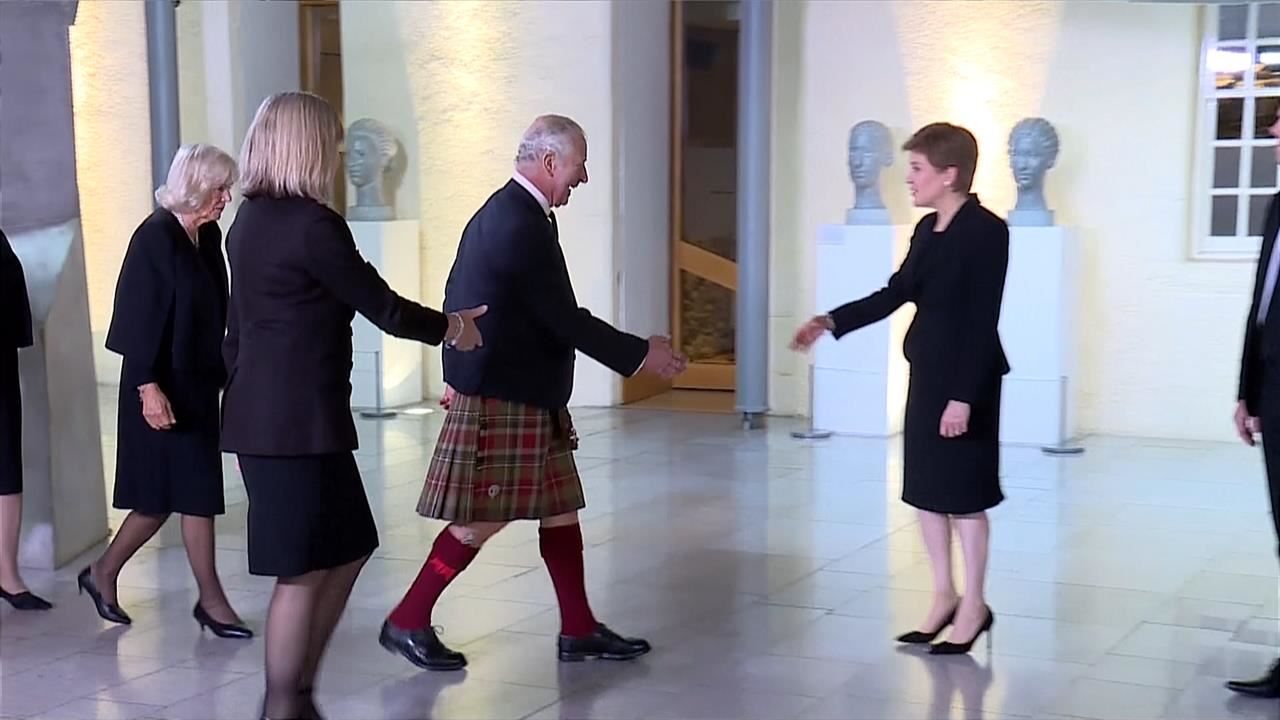 Charles III.a, Eskoziako Parlamentuan
