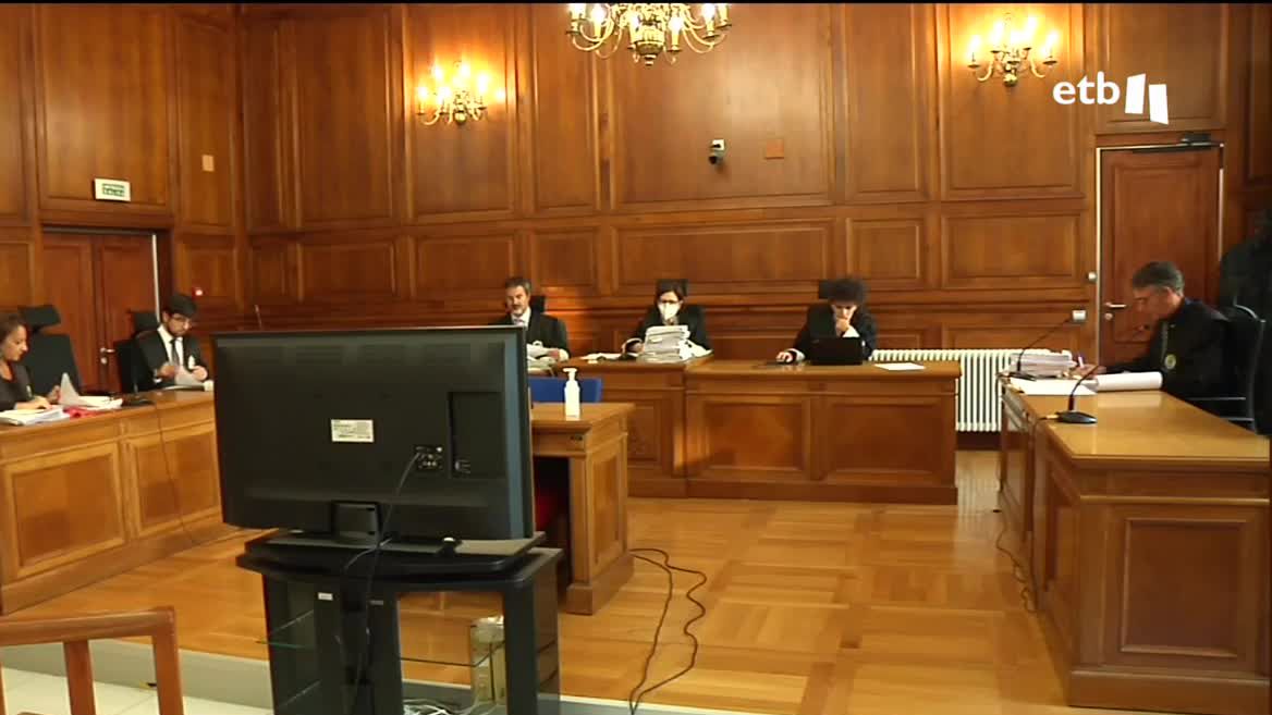 Lo ha relatado este martes, en la segunda sesión del juicio al que se enfrenta el hombre, el padre de una de las mujeres agredidas. La Ertzaintza ha apuntado que el acusado fue ajustando su forma de atacar, cada vez más agresiva.