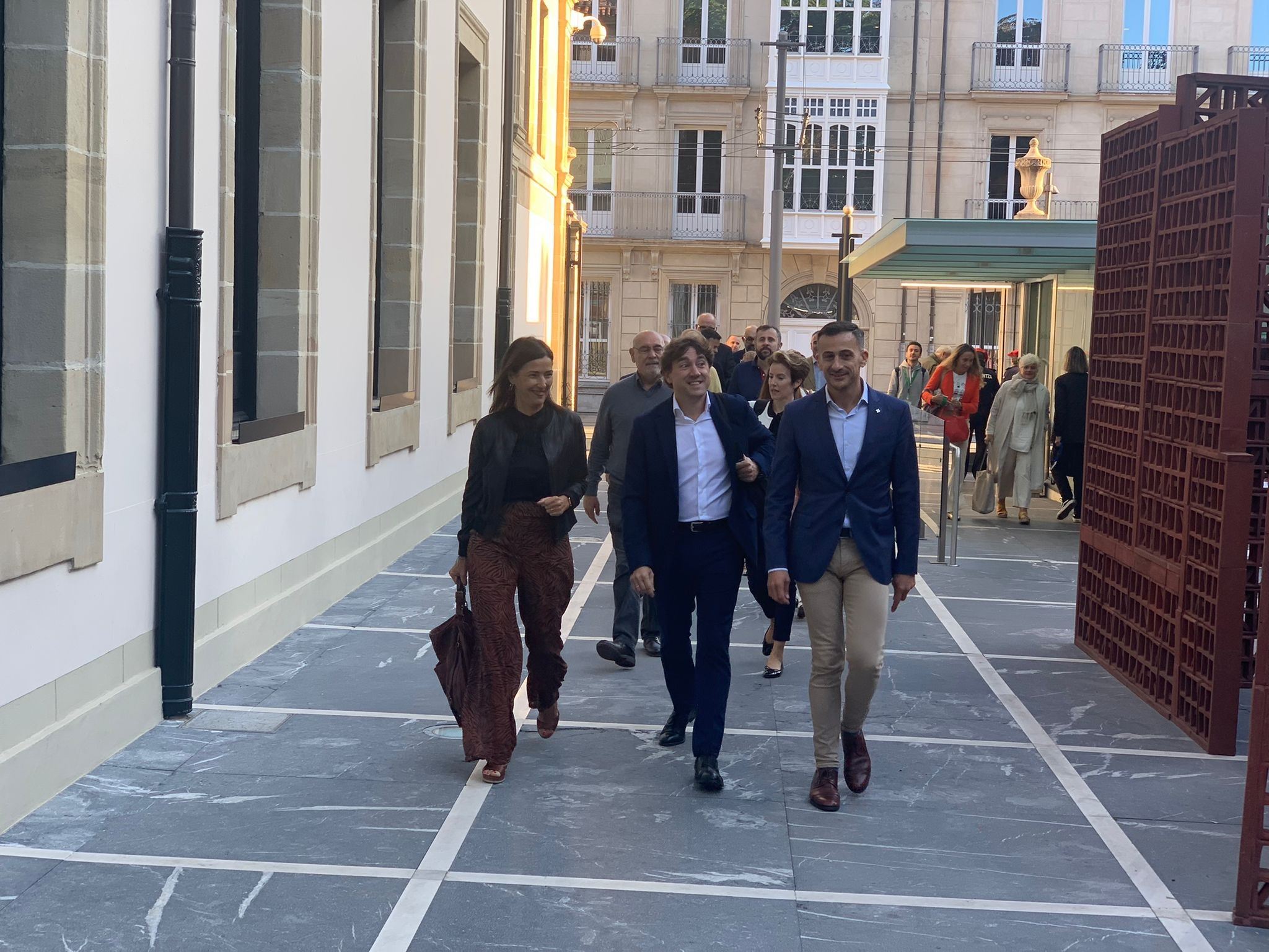 Eneko Andueza, PSE-EE llegando al Parlamento Vasco EITB Media