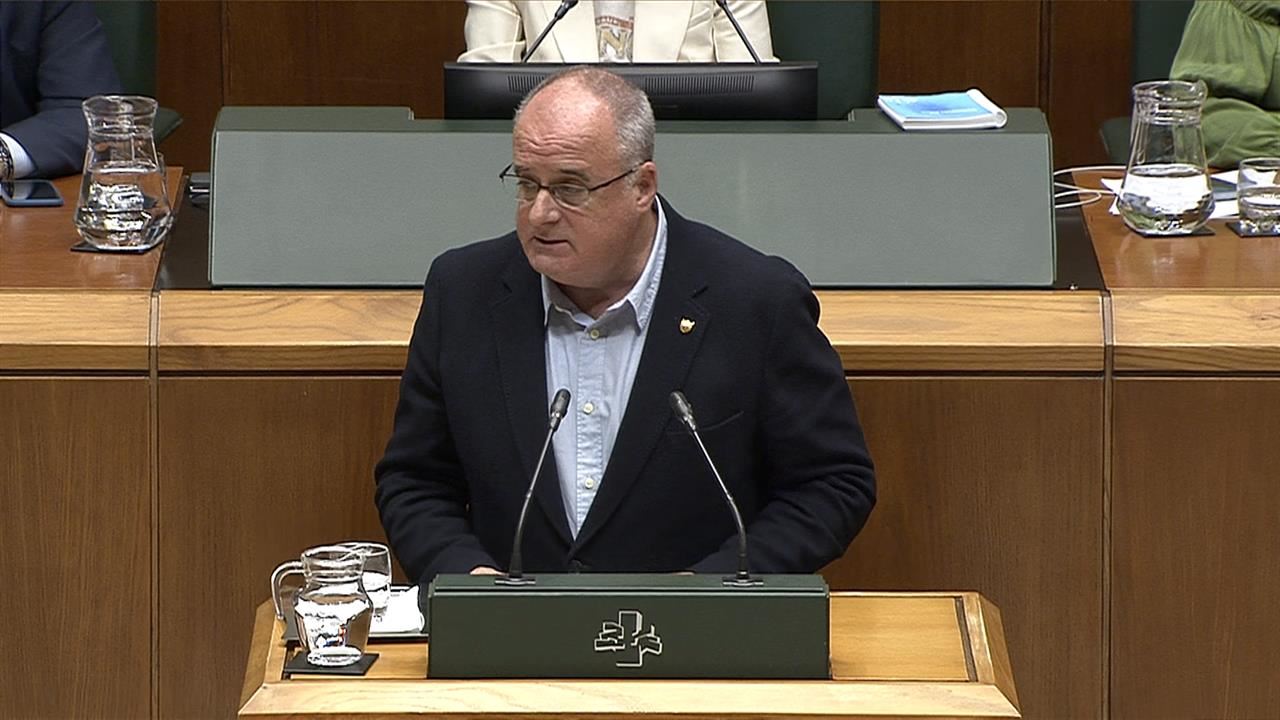 Joseba Egibar, en el Parlamento Vasco. Foto obtenida de un vídeo de EITB Media.