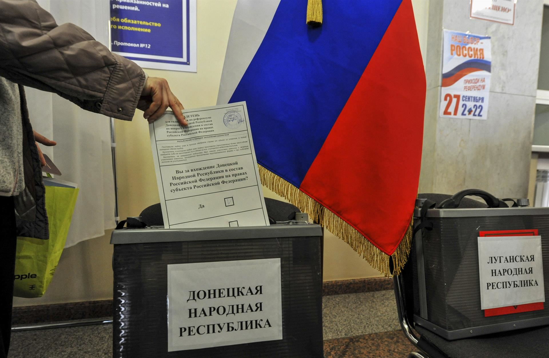 Votaciones en territorios ocupados por Rusia en Ucrania. Foto: EFE