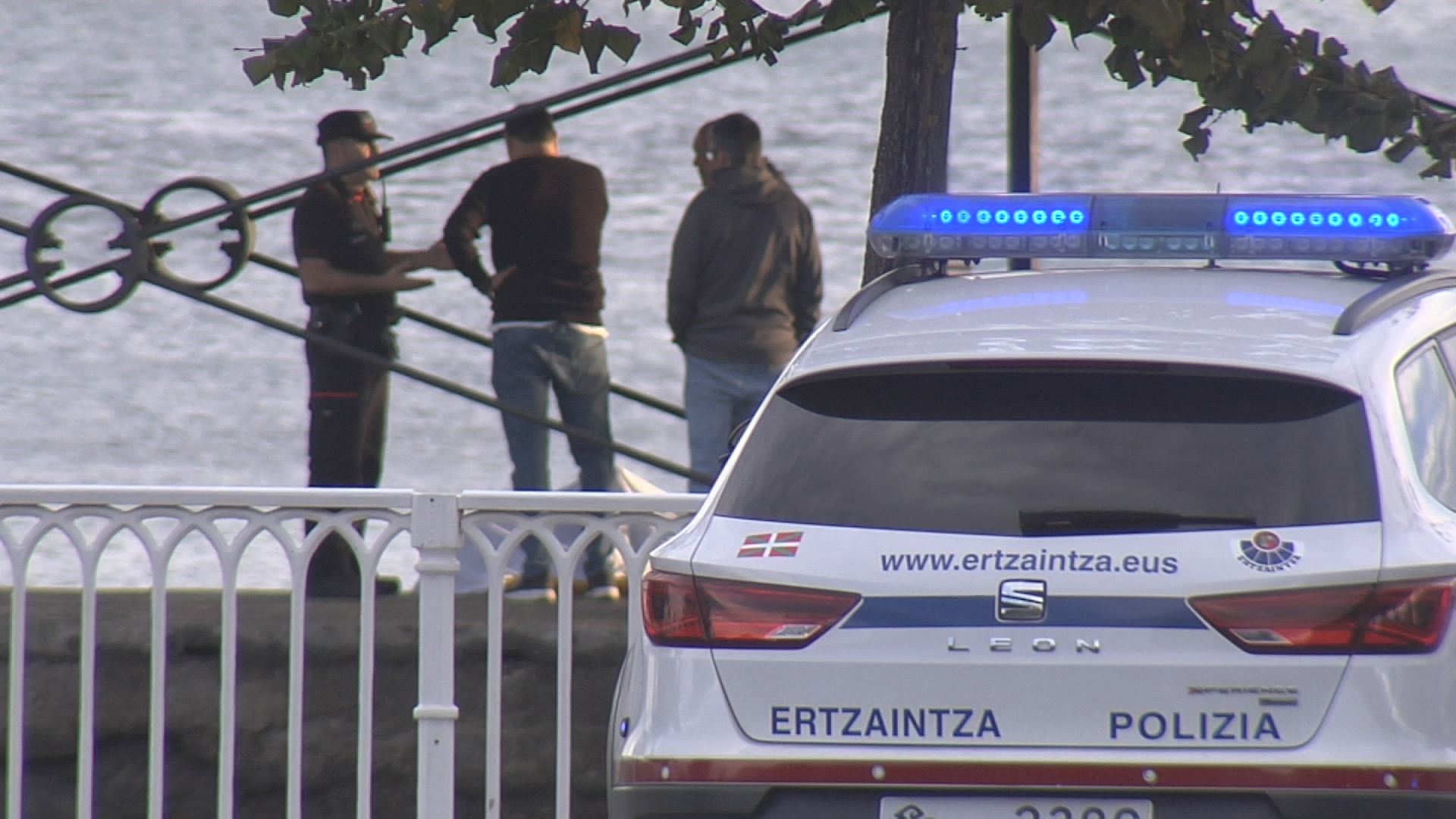 Gorpua ureteatik atera dute. EITB Mediaren bideo batetik ateratako irudia.