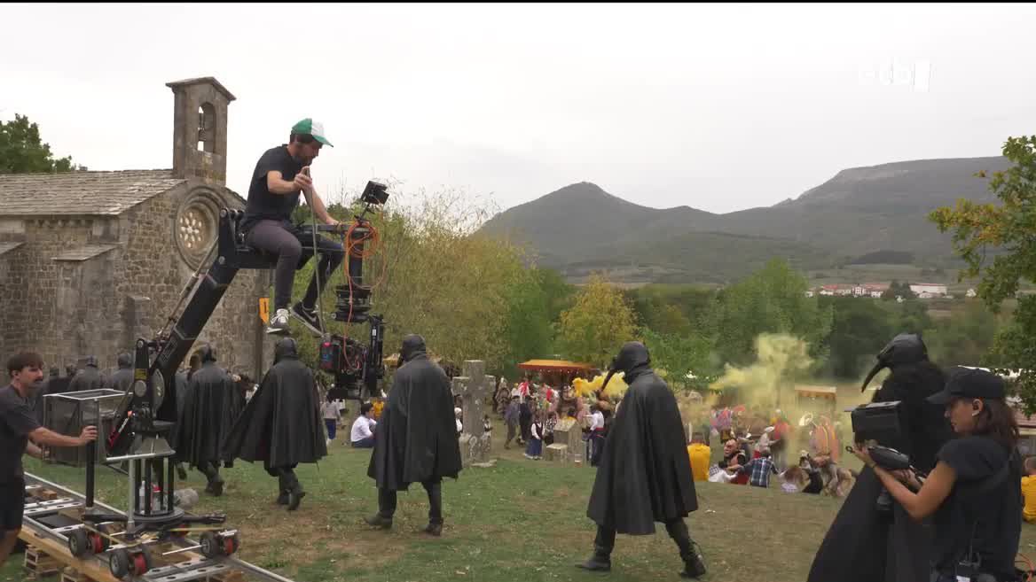 Carlota Pereda zuzendariarekin eta Belen Rueda aktore protagonistarekin hitz egin dugu.