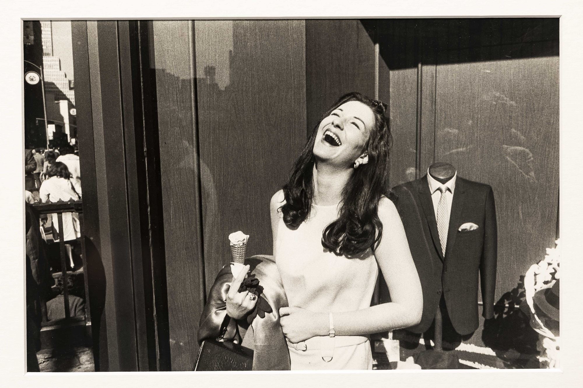 "Women are beautiful" serieko ale bat. Garry Winogrand.