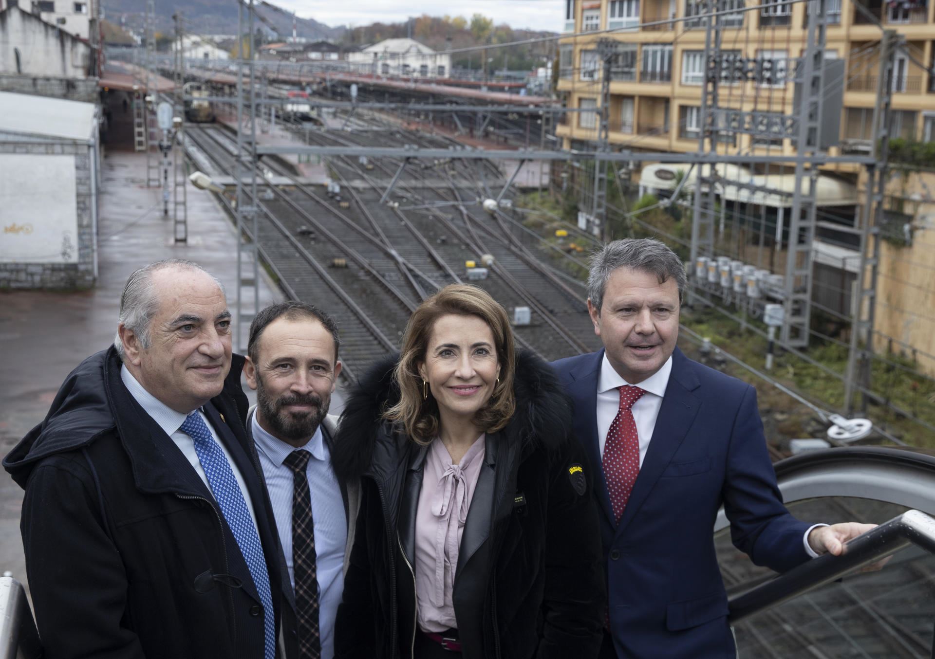 La ministra, Raquel Sánchez, junto a Arriola, Itxaso y Santano. Foto: EFE.
