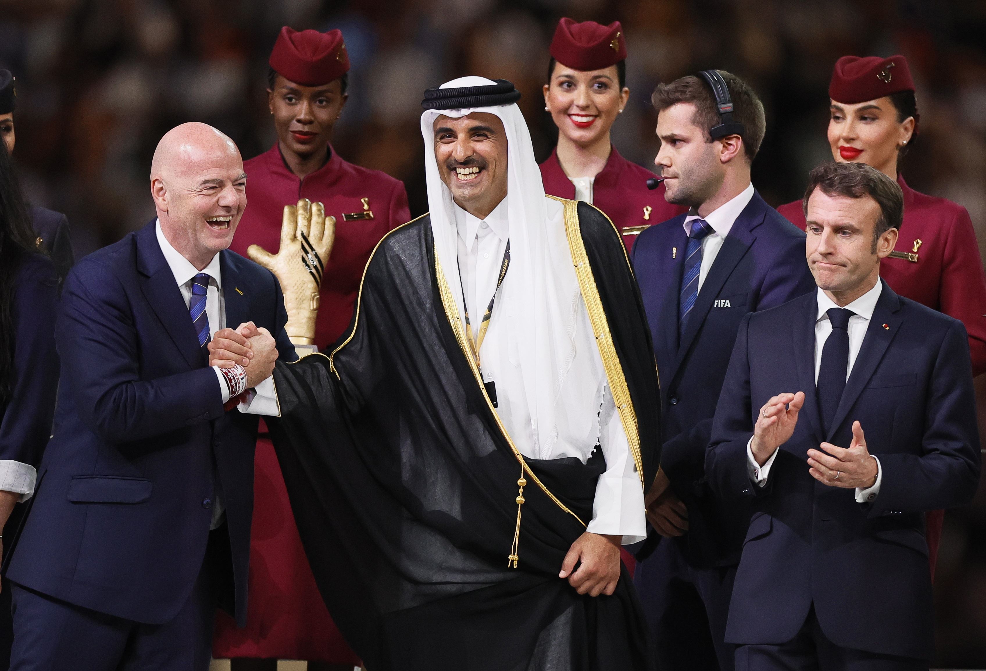 Macron Qatarreko emirrarekin. Argazkia: EFE.