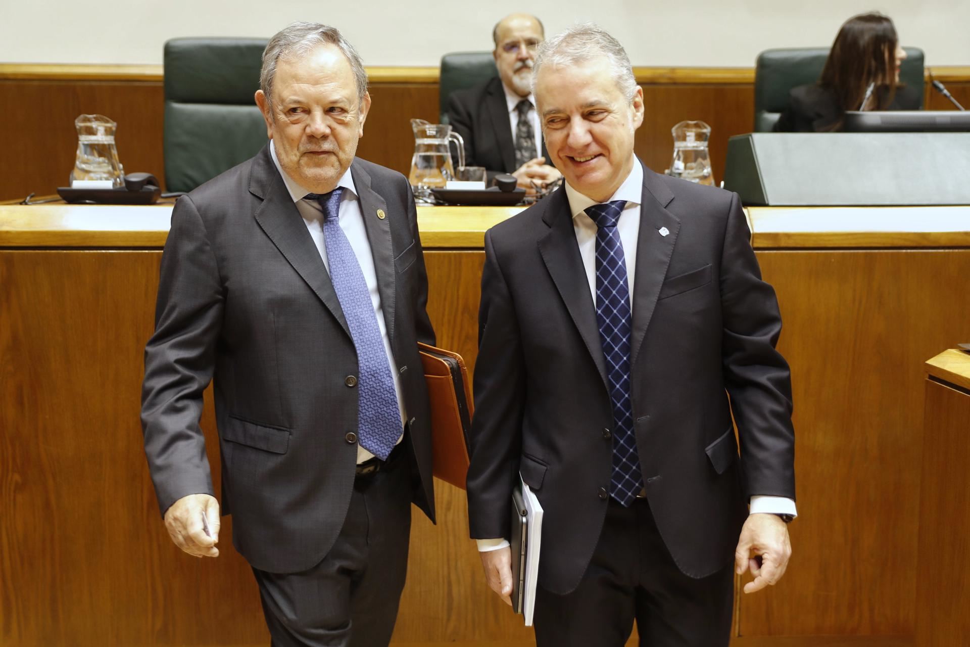 El consejero Azpiazu y el lehendakari Urkullu este viernes. Foto: EFE.