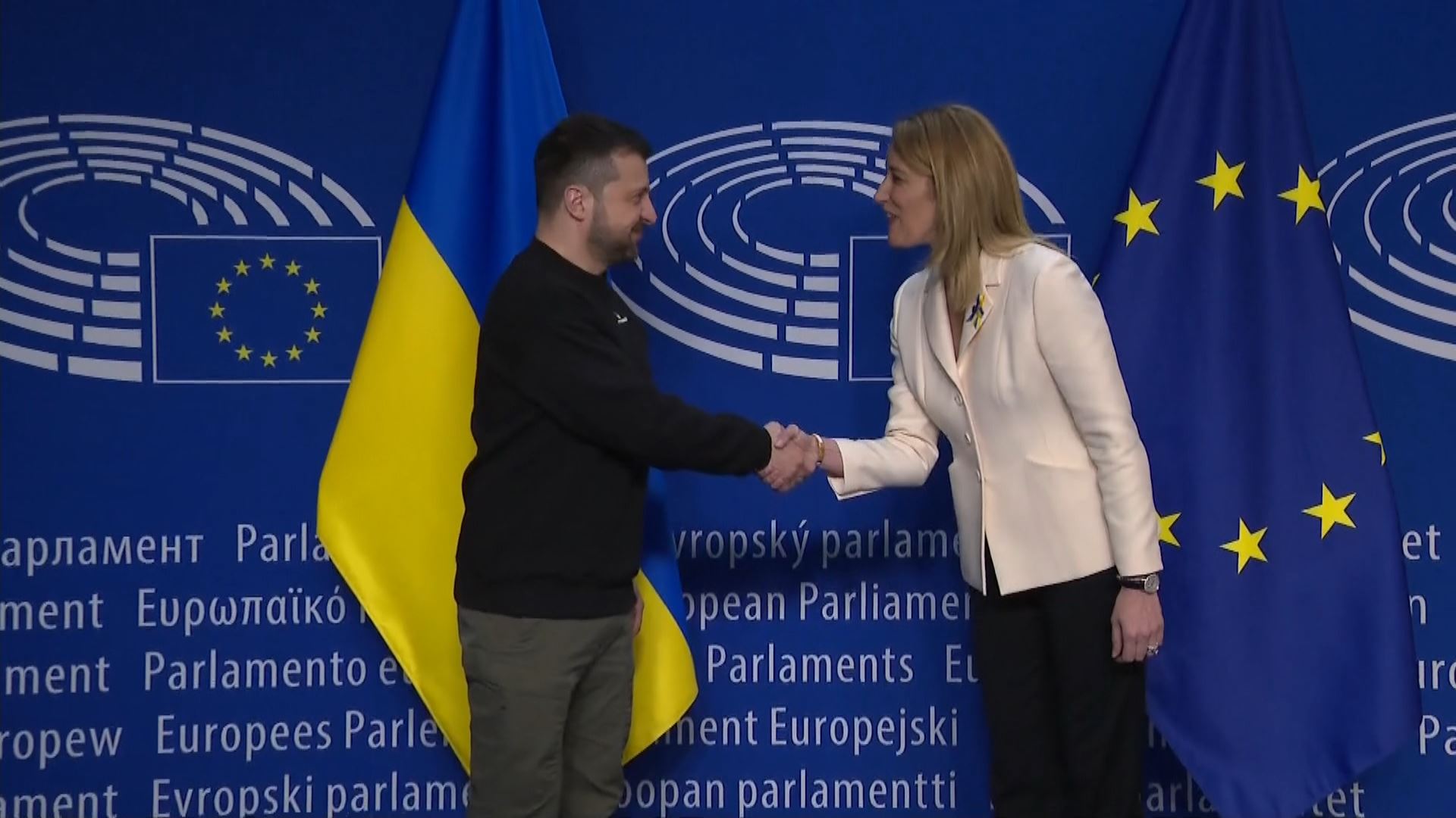 20230209105540_volodimir-zelenski-llega-al-parlamento-europeo_