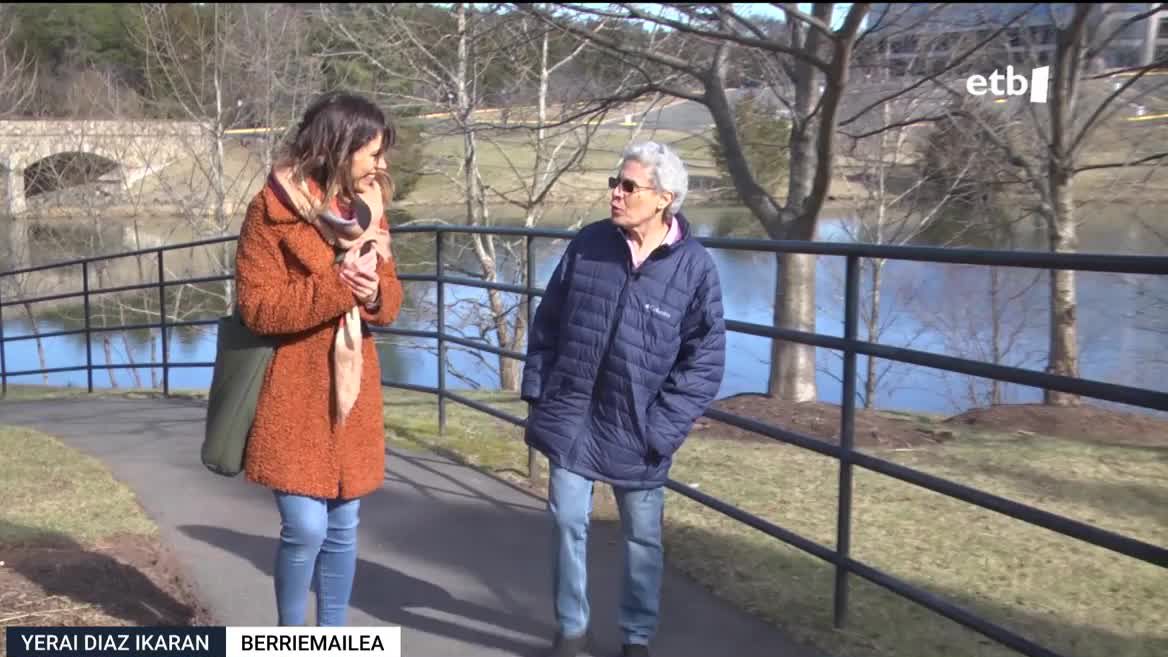 Dora Maria Tellezekin egon gara, iraultza sandinistaren sinboloarekin. Kartzelan isolamenduan urte eta erdi baino gehiago igaro ondoren, aske dago baina sentimendu nahasiekin. Esan digunez, dagoen lekuan dagoela, Nikaraguaren askatasunaren alde borrokan jarraituko du.