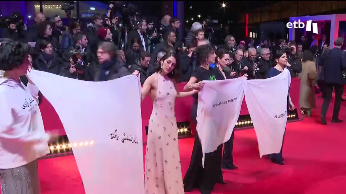 Será una edición dominada por los dramas de Ucrania e Irán, pero sin olvidar el glamour. Comienza con 'She came to me', de Rebecca Miller, una comedia fuera de concurso.