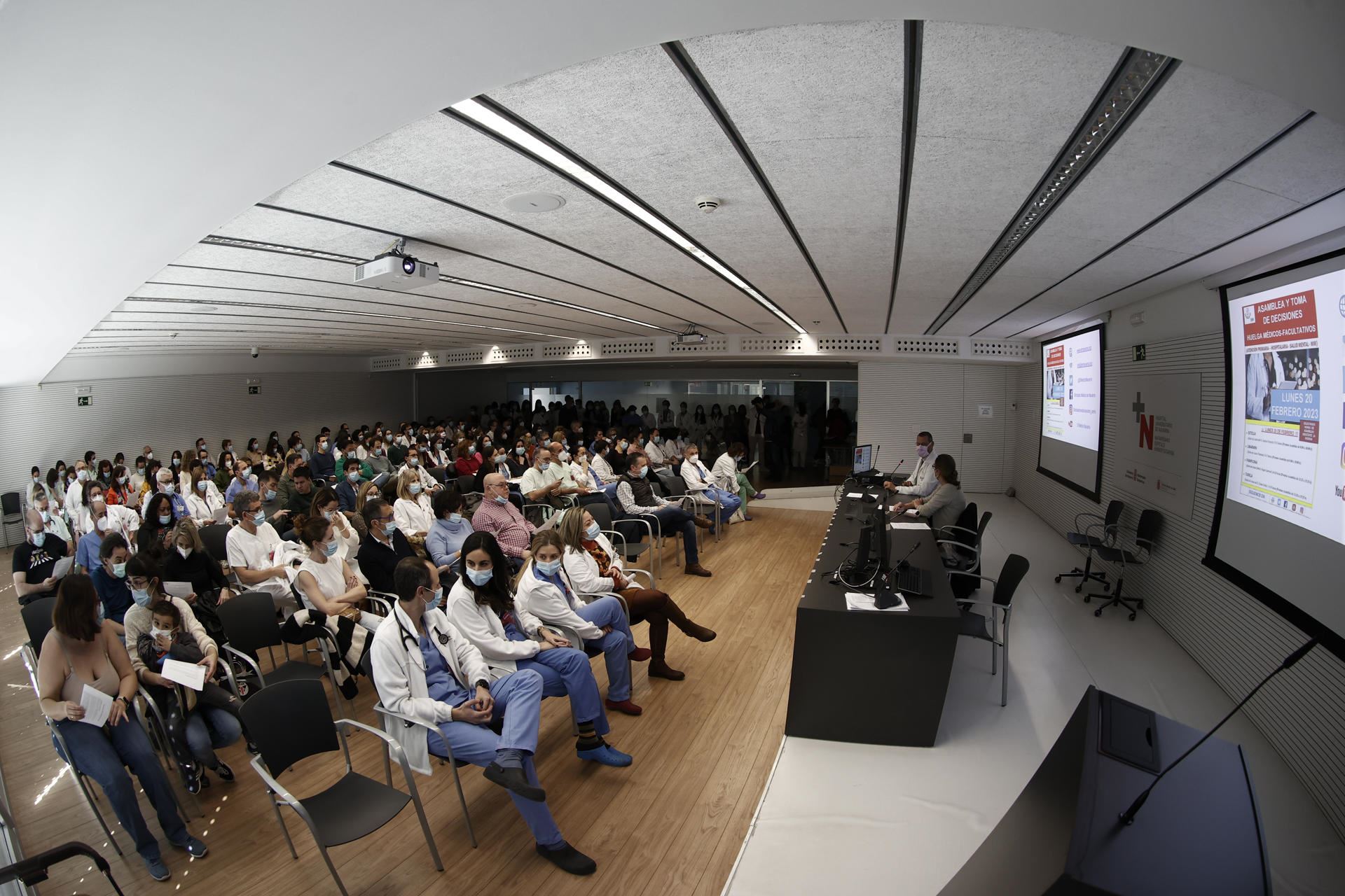 Sindicato-Medico-Navarra-asambleas-efe