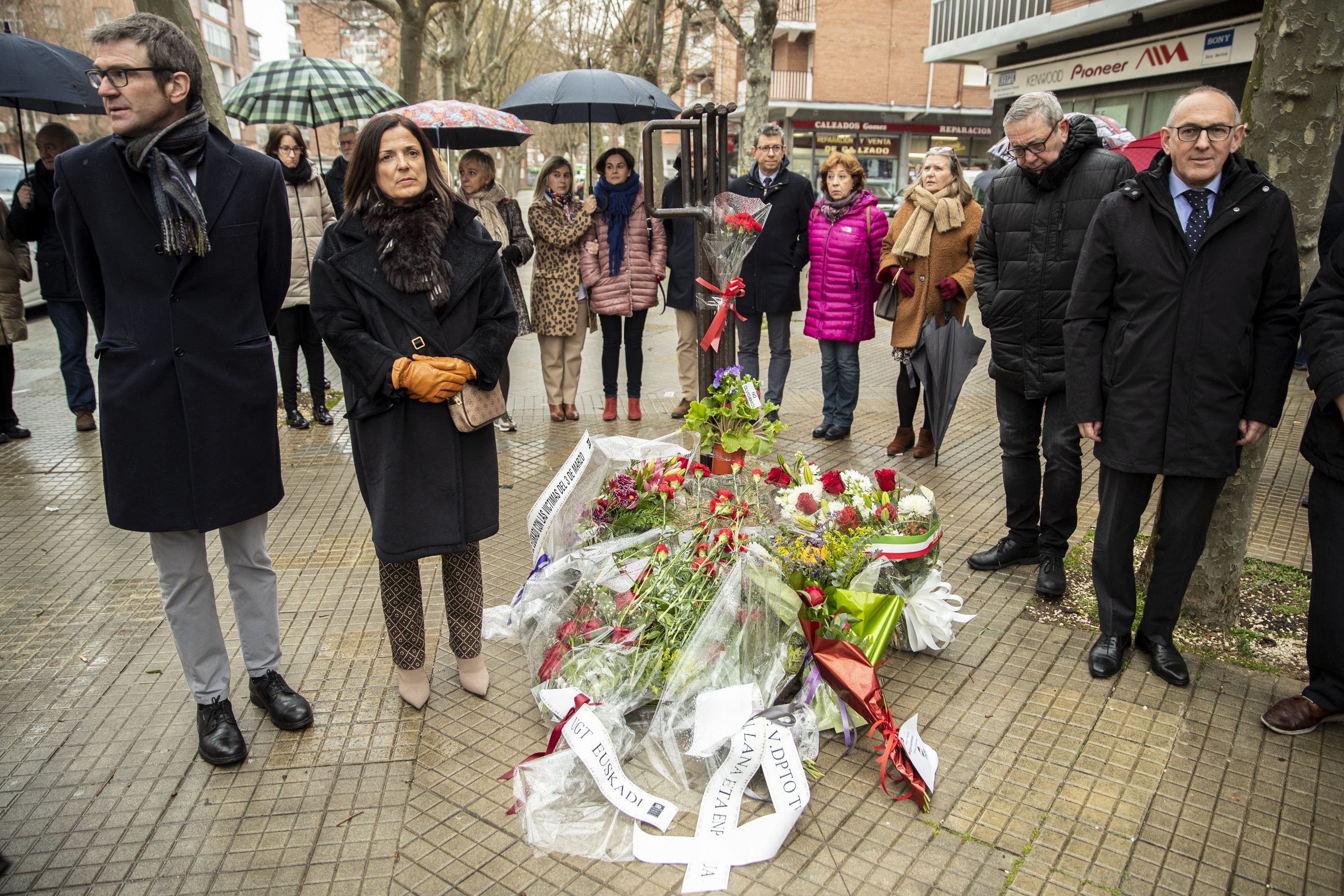 ofrenda floral vitoria 3  marzo efe