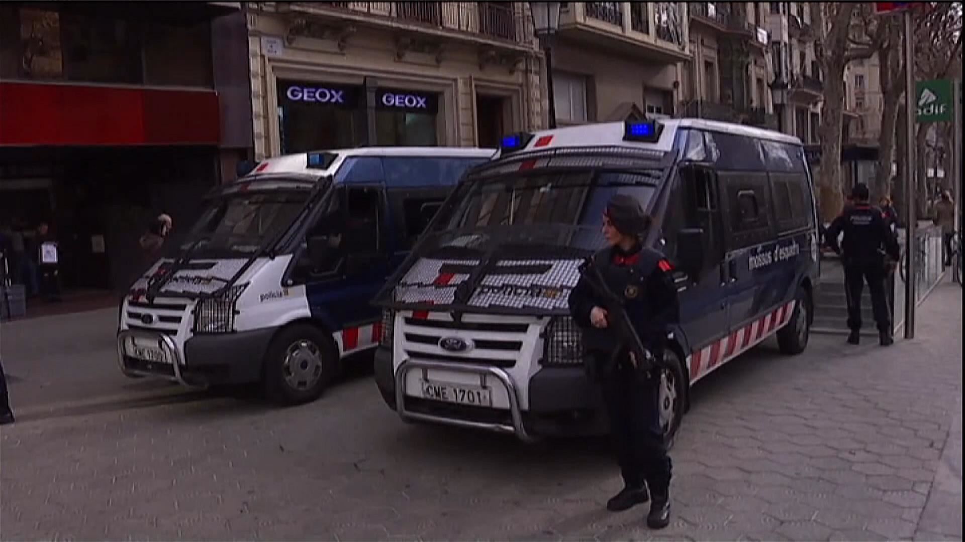 ESKUADRA MOSSO_1920X1080.JPG