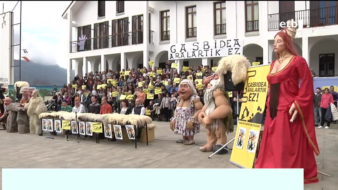 Aralar zaindu dezagun plataformak mendilerroa lur azpitik zeharkatuko duen gasbidea gelditu nahi du, ingurugiroari kalte egingo diolako. Manifestazioa antolatu du martxoaren 26rako, Lekunberrin.