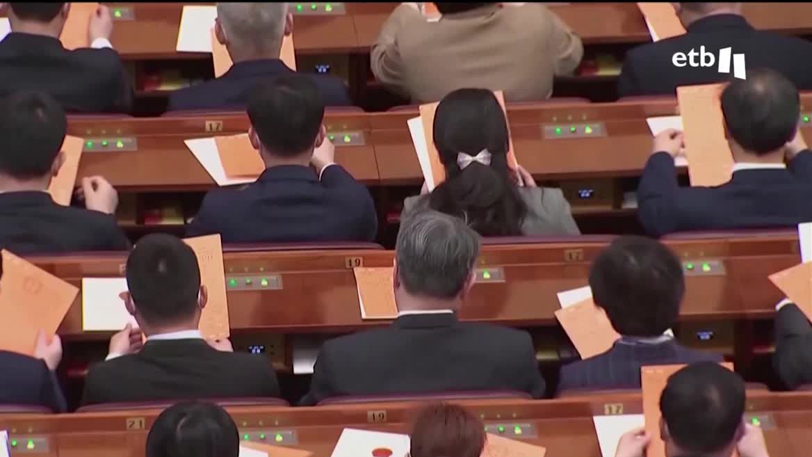 En China, en el penúltimo día de la Asamblea Nacional, han elegido a los ministros que faltaban por ser nombrados. Como viene siendo habitual en los últimos meses,  se trata de nombres muy cercanos al presidente Xi Jinping.