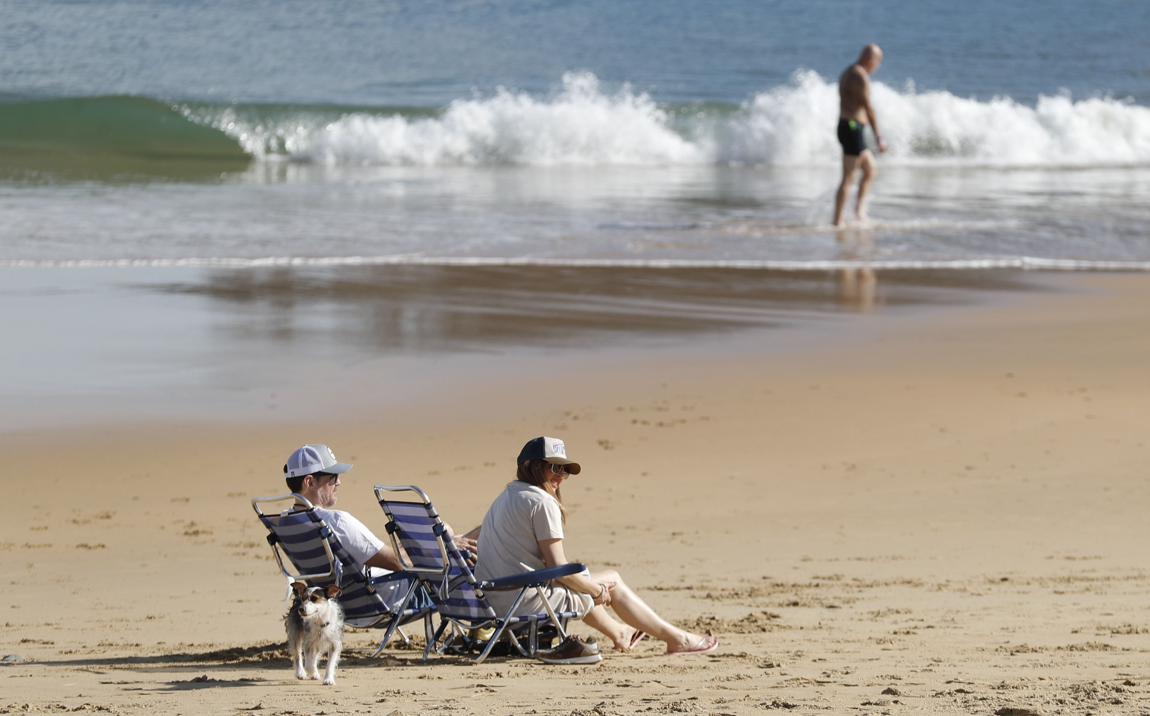 buen tiempo eguraldi ona calor beroa sol eguzkia playa hondartza efe