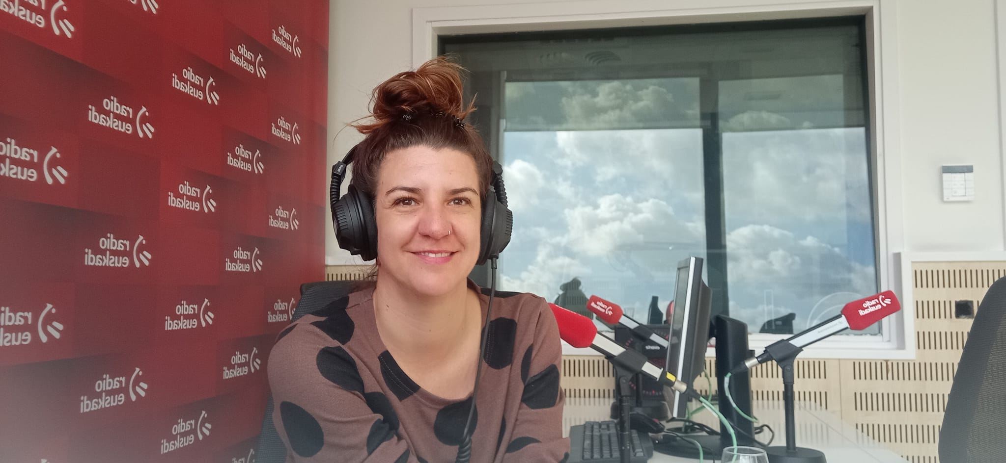 La nutricionista Lur Garmendia en Radio Euskadi. Foto: EITB Media