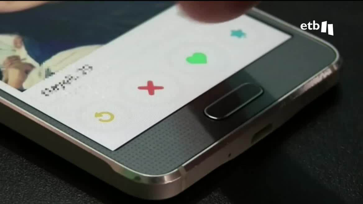 El 30 % de las usuarias de Tinder quiso parar la relación, y el hombre se enfadó. Casi 8 de cada 10 usuarias se han sentido violentadas por peticiones de fotos de desnudos.