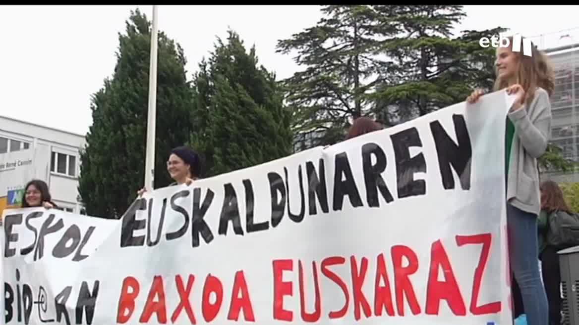 Este año, por primera vez, los alumnos de Seaska podrán realizar en euskera todo el brevet, una prueba que los alumnos de 14-15 años tienen que pasar al final del colegio. En 2016 el Gobierno francés llevó a cabo una reforma que obligó a los colegios a hacer en francés las asignaturas de ciencias.