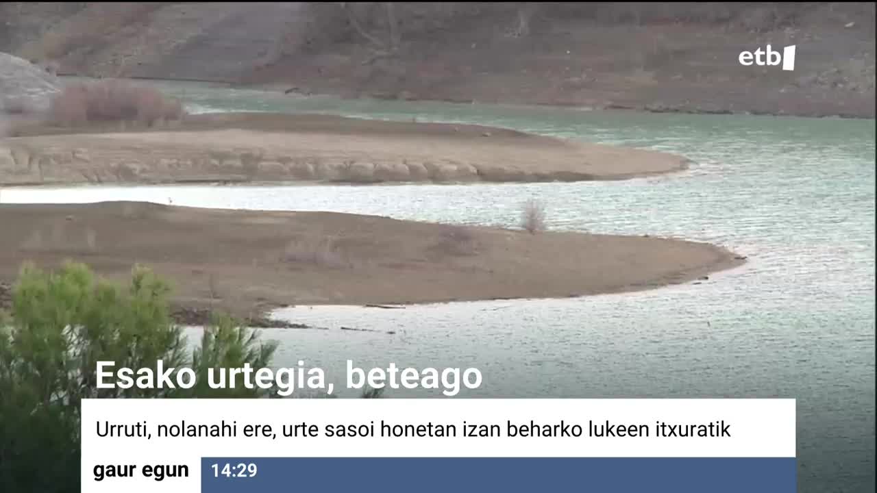 Joan den urrian bere edukieraren % 11 baino ez zuen beteta; gaur egun, aldiz, Pirinioetako elurra urtu eta egin duen euriari esker, % 66an dago. Hala ere, euri gutxi egin du, ohiko kopuruaren laurdena; horregatik, uraren maila igotzeak arnas pittin bat eman badie ere, kezka dute laborariek.