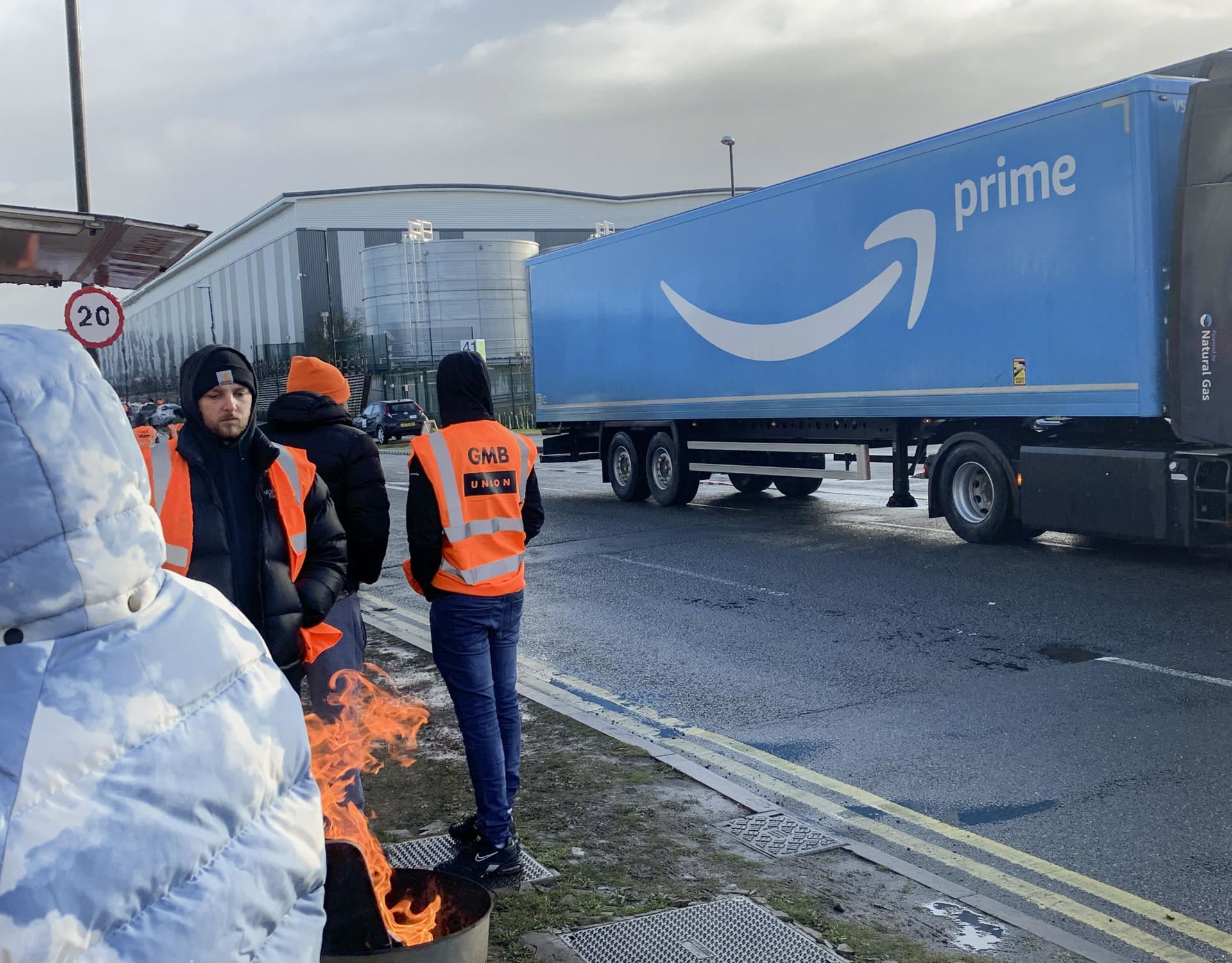 Amazon-Coventry-camion-efe