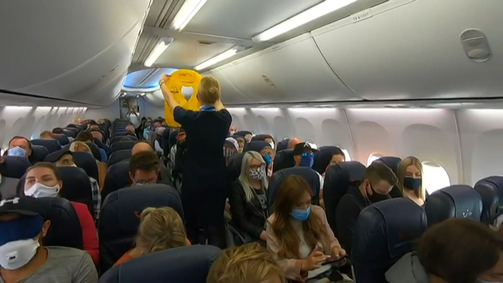 20230323210718_azafatas_