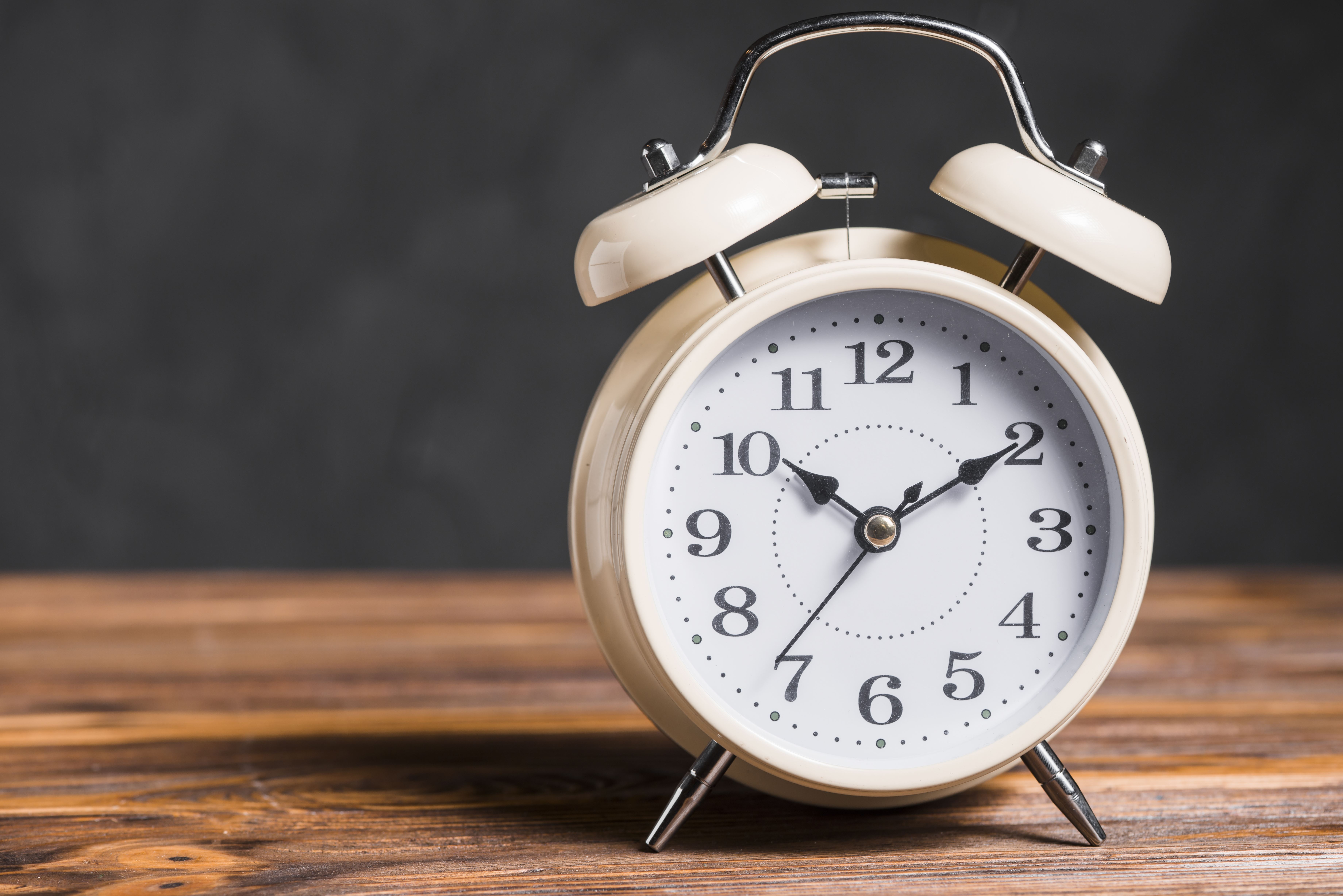 erlojua reloj ordua denbora iturria freepik
