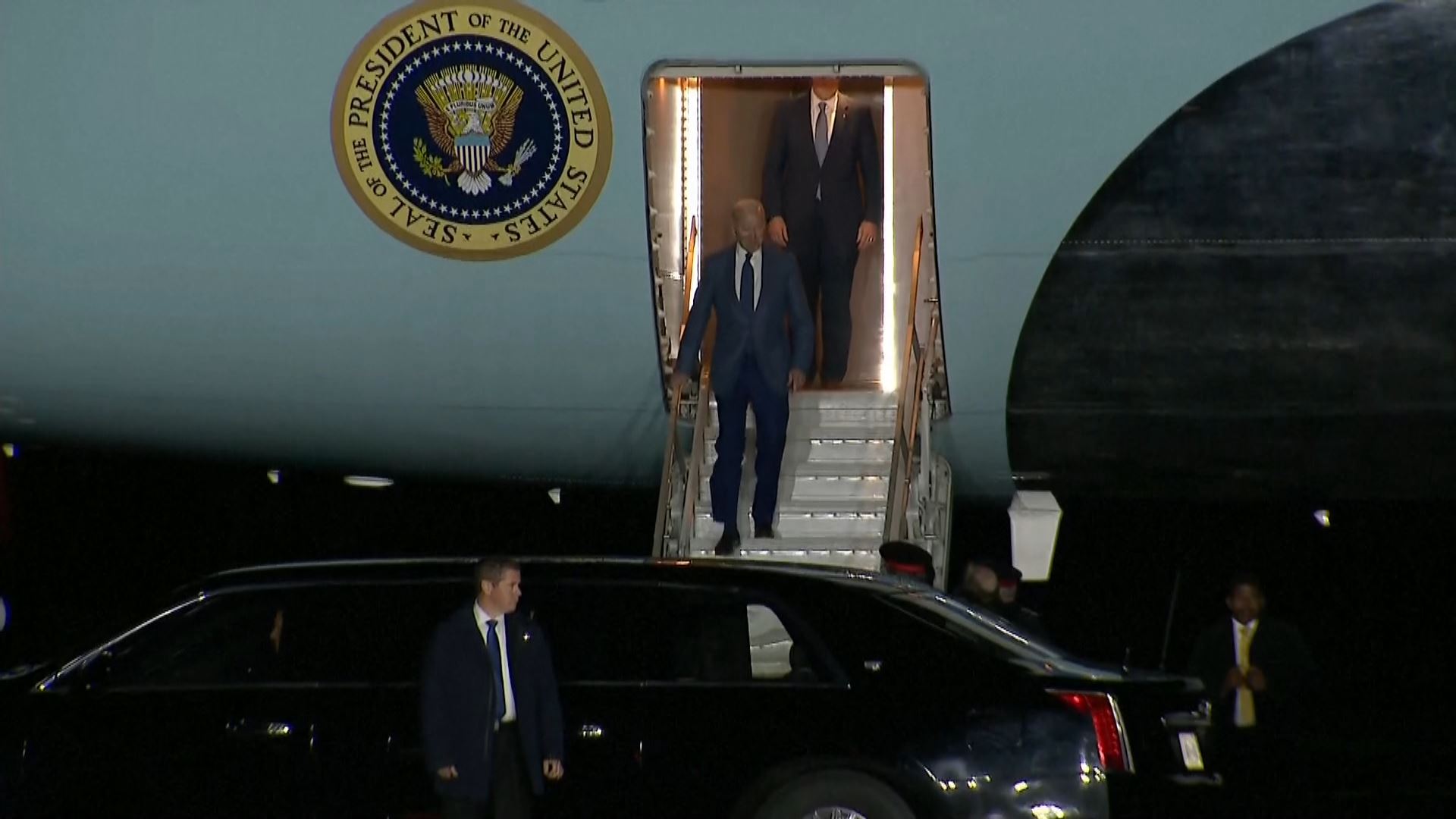 20230411223738_biden-llega-a-belfast_
