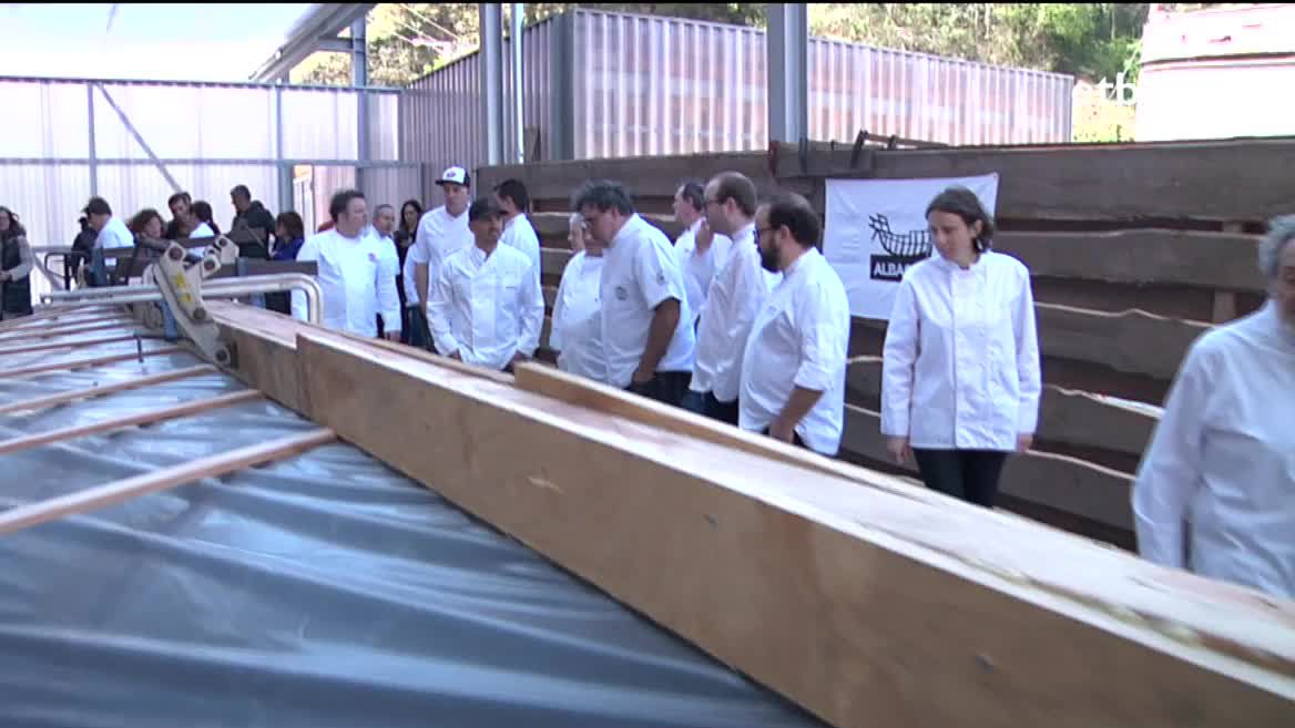 Pasaiako portuak eta txokolateak harreman estua dute aspalditik. Orain,  8 metro luzeko txalupa tona eta erdi txokolatez landuko dute. Ekainaren 1ean botako dute uretara txokolatezko txalupa.