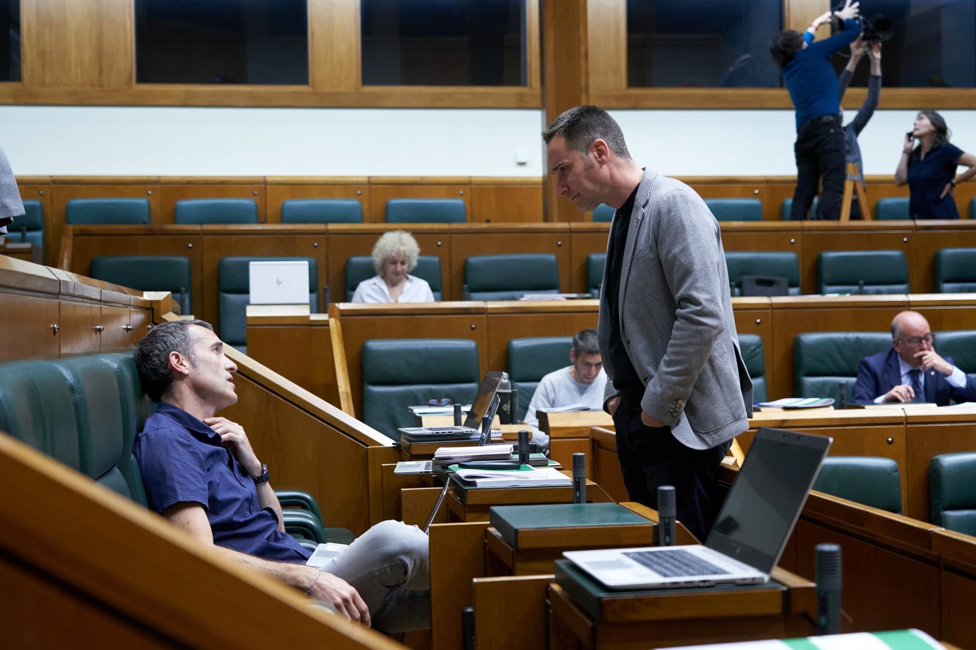 arzuaga-casanova-ehbildu-parlamento-vasco-efe
