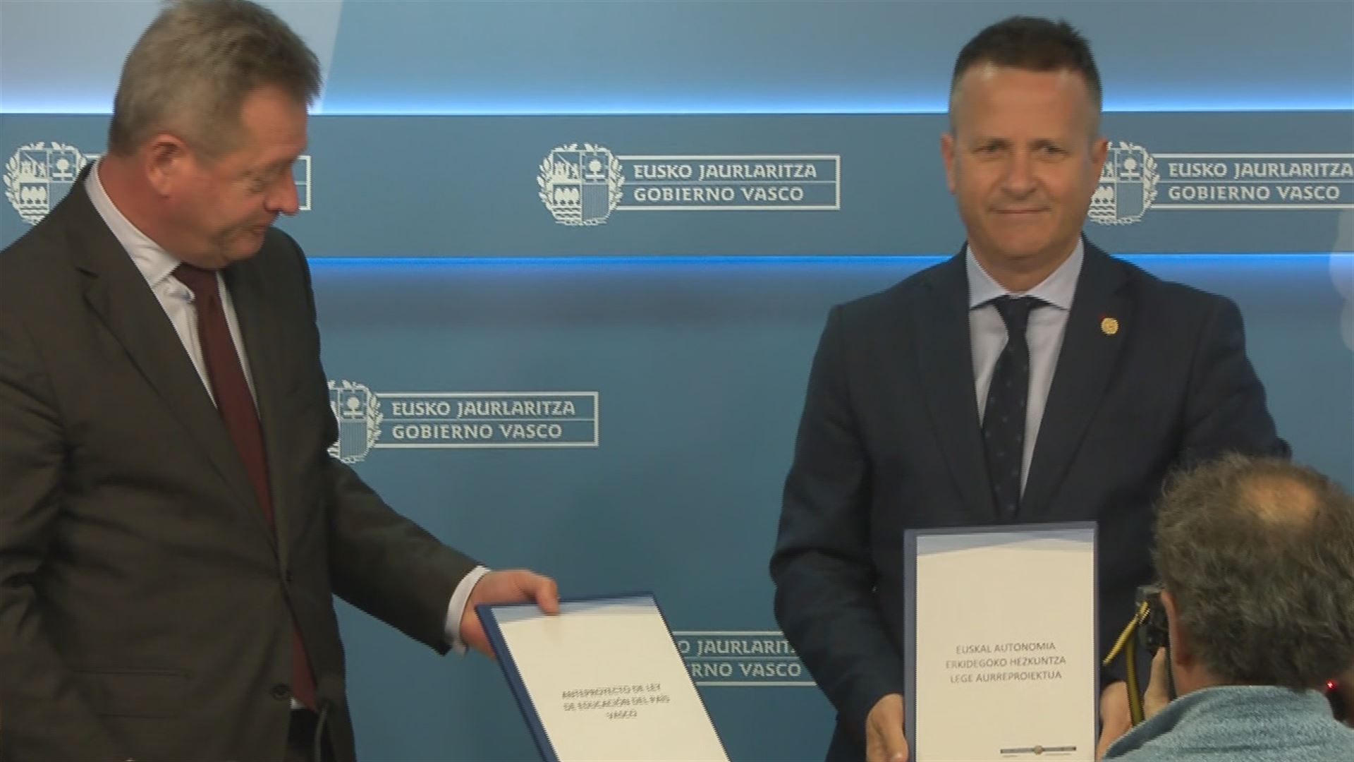 hezkuntza lege aurreproiektua anteproyecto ley de educación presentacion aurkezpena eitb