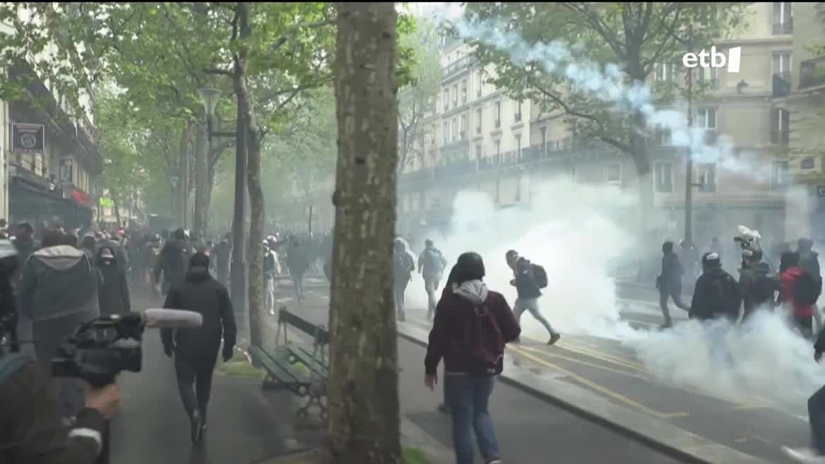 A la media hora de iniciarse las marchas ha estallado la tensión y se han producido duros enfrentamientos entre manifestantes y Policía. 108 gendarmes han resultado heridos y muchos son también los manifestantes heridos.