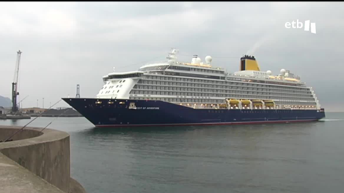 Hace tres semanas comenzó en la terminal Olatua de Getxo la temporada de cruceros, a la que solo este mes llegarán veinte, también los que harán largos viajes de lujo.
