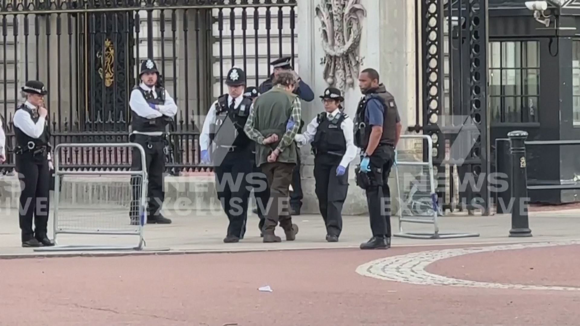 20230503083032_buckingham-detenido_