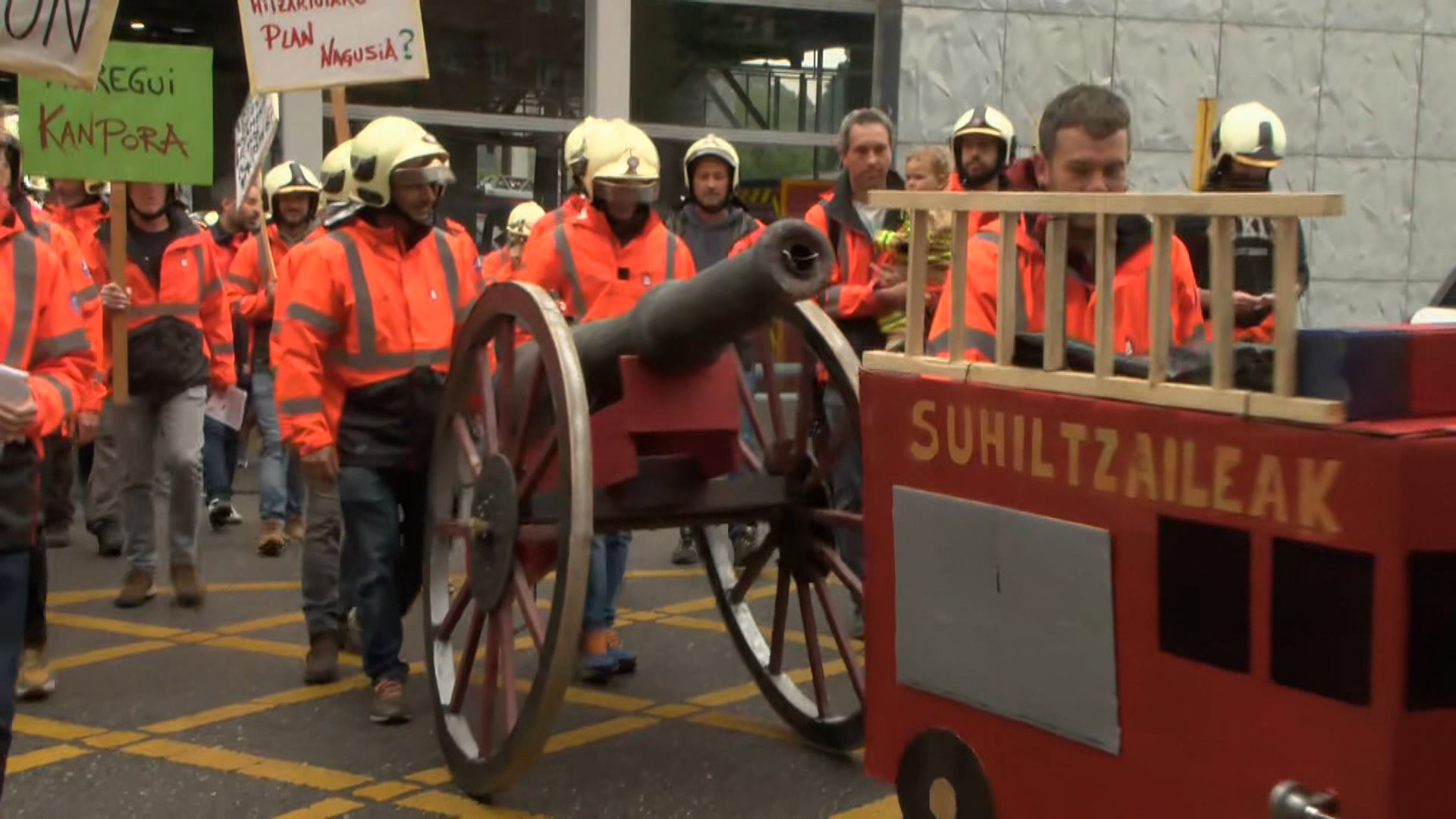 20230524104448_bomberos-de-bilbao-se-manifiestan_