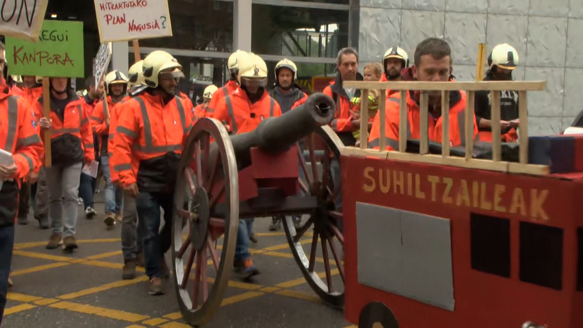20230524105909_bilbo-suhiltzaileak-manifestazioa_