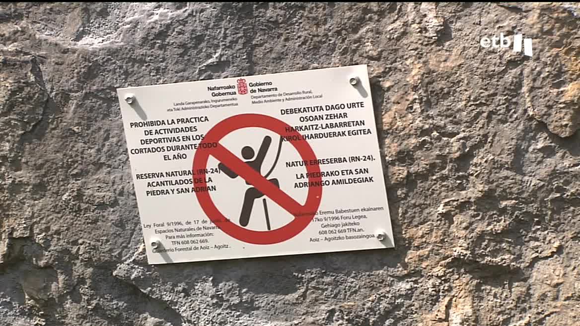 Van a desequipar y retirar cuerdas en varias reservas naturales, así como en la Sierra de Aralar. De esta forma, buscan el equilibrio entre el ocio y los espacios naturales. Por su parte, algunos colectivos de montaña han exigido una reunión al Departamento de Medio Ambiente.