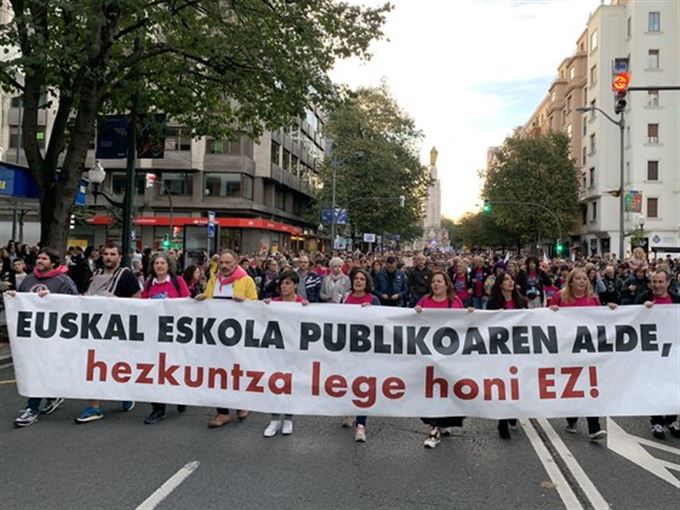 euskal eskola publikoaren alde