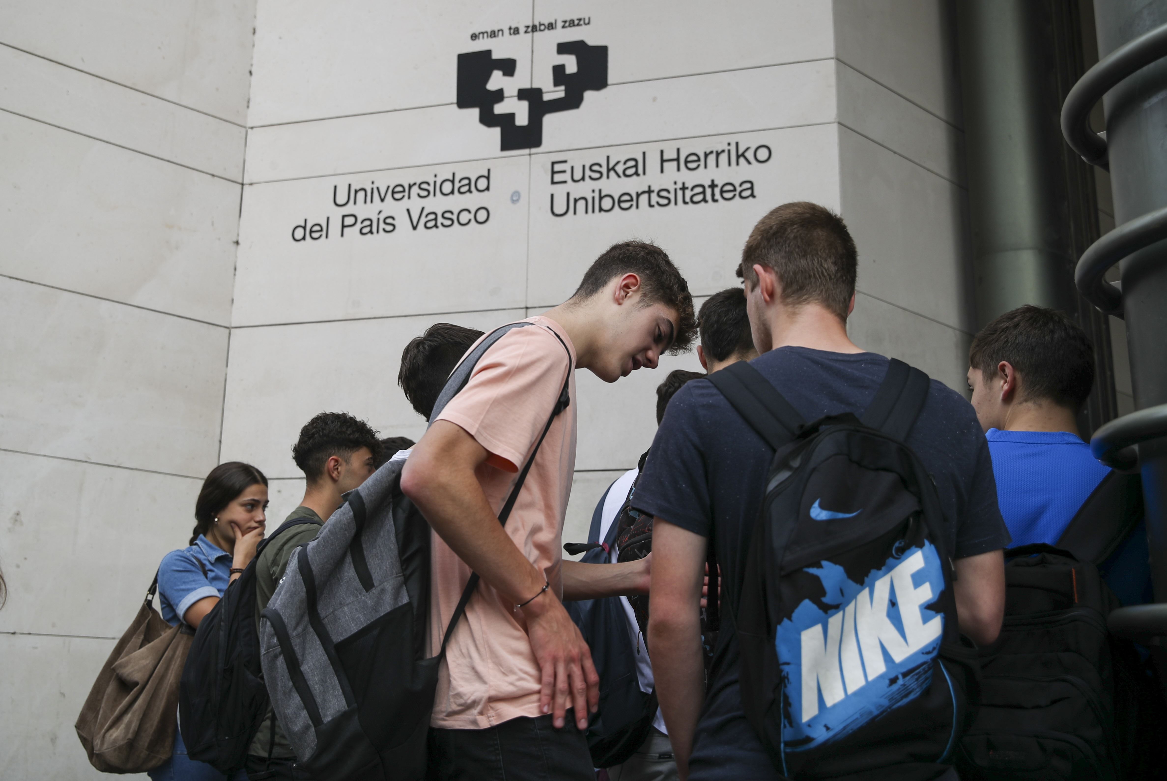 examen acceso universidad unibertsitatera sartzeko proba efe