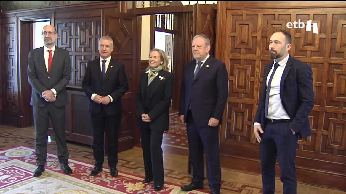 El diputado jeltzale Aitor Esteban considera inaceptable la actitud del Gobierno español con la Comunidad Autónoma Vasca (CAV). Por su parte, Denis Itxaso asegura que el Ejecutivo de Sánchez está haciendo todo como corresponde.