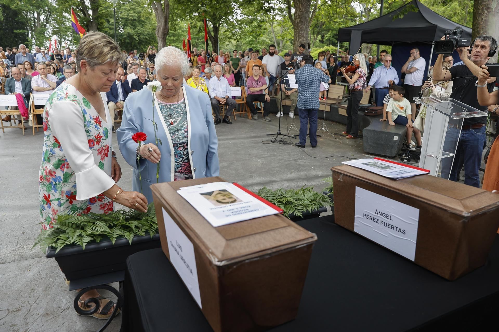 milizianoak bilbao gorpuzkiak entrega artxanda EFE