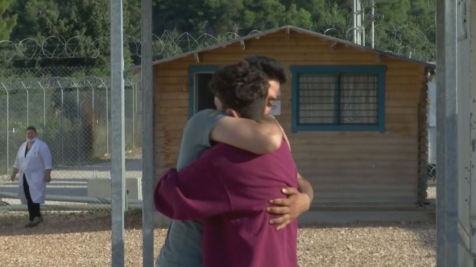 20230619100410_abrazo-grecia-hermanos-siros_