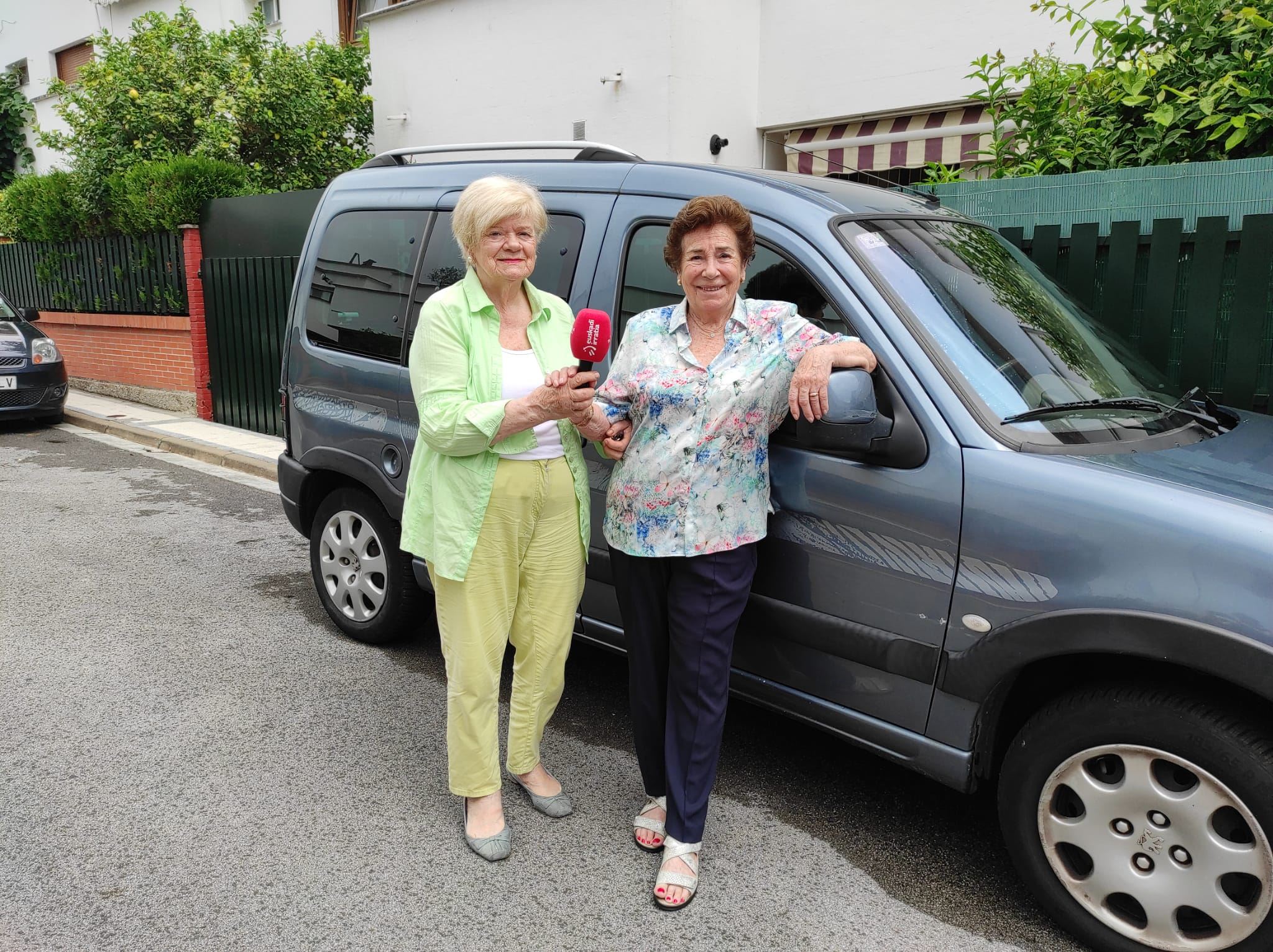 María Luisa y Espe, dos expertas conductoras de 85 y 92 años